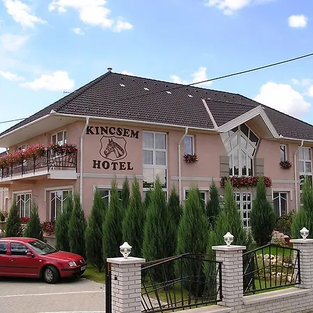 Hotel Kincsem Wellness 3*