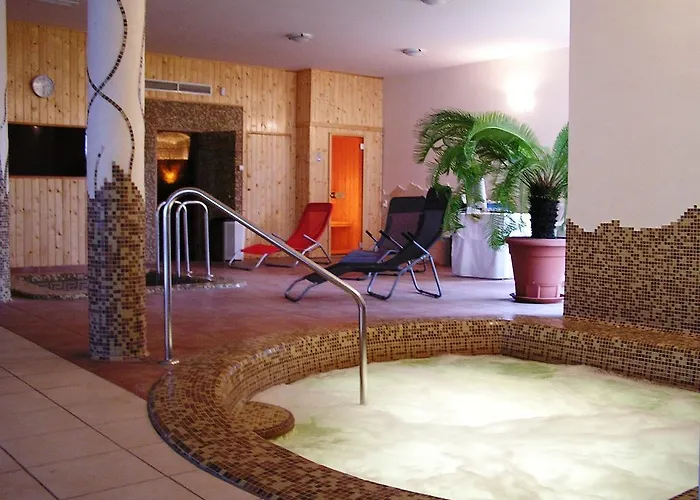 Hotel Kincsem Wellness 3*